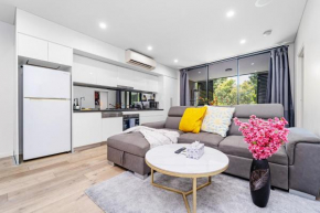 Waterloo 2Br Modern Apt Natural Park